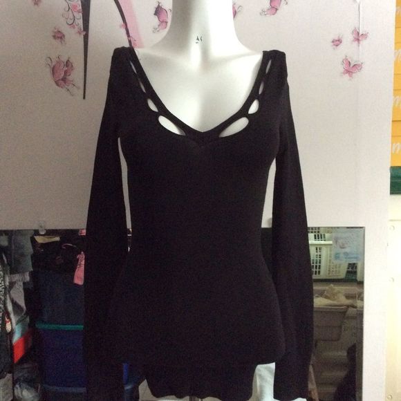 Guess  Sweater - Picture 1 of 15